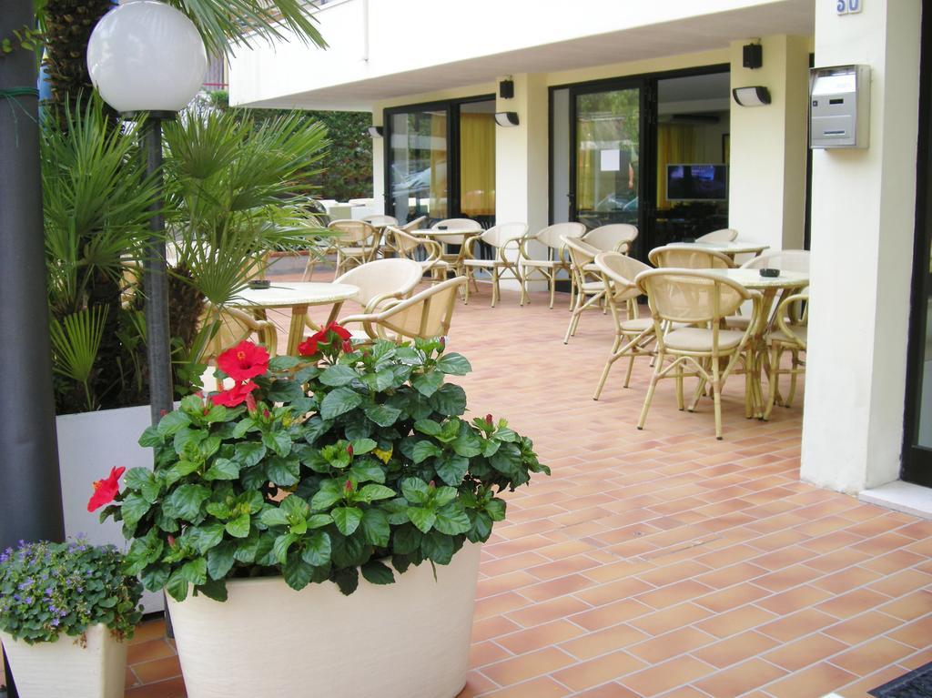 Hotel Costaverde Cesenatico Exterior photo